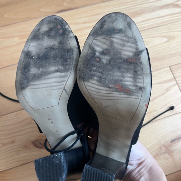 TAHARI Black suede heels - Picture 7 of 7